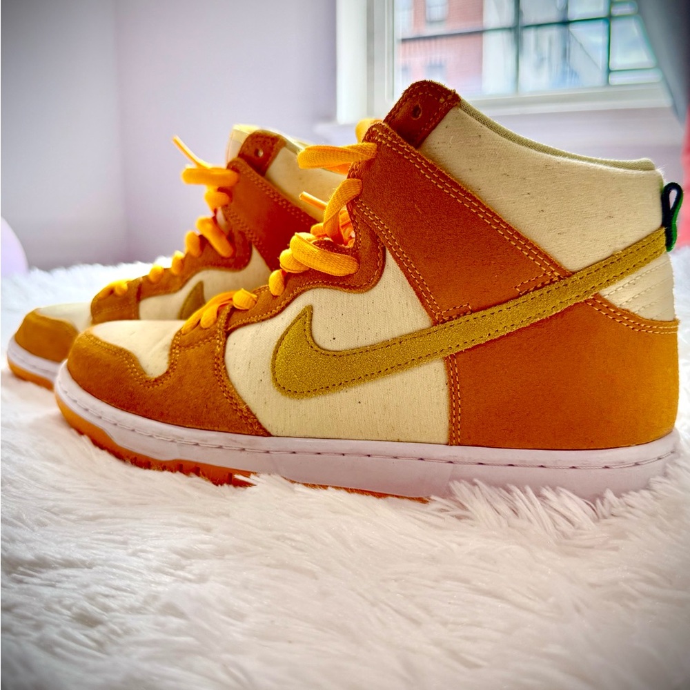 Nike Dunk SB High-Top Sneakers - pineapple model Orange and Cream